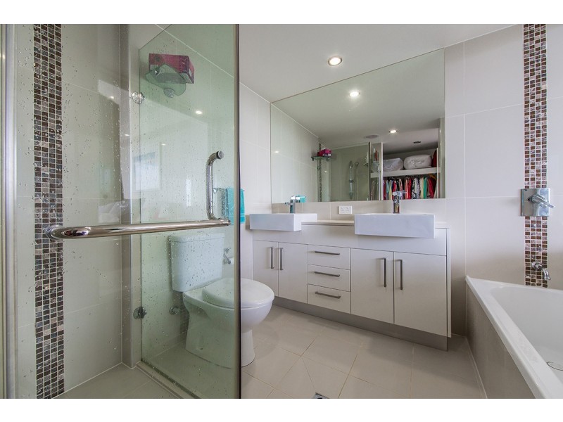 202/87 Marine Parade, Redcliffe QLD 4020