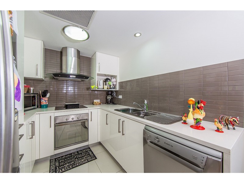 202/87 Marine Parade, Redcliffe QLD 4020