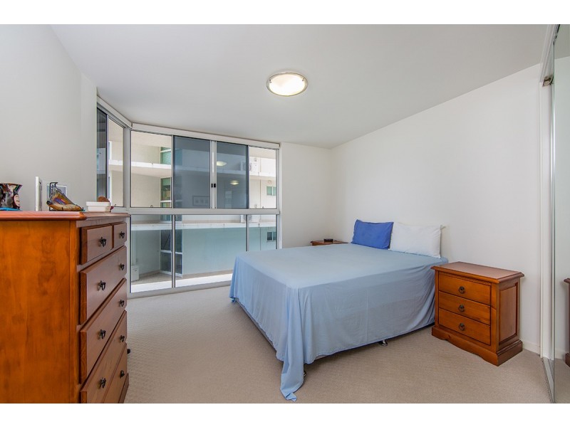 202/87 Marine Parade, Redcliffe QLD 4020