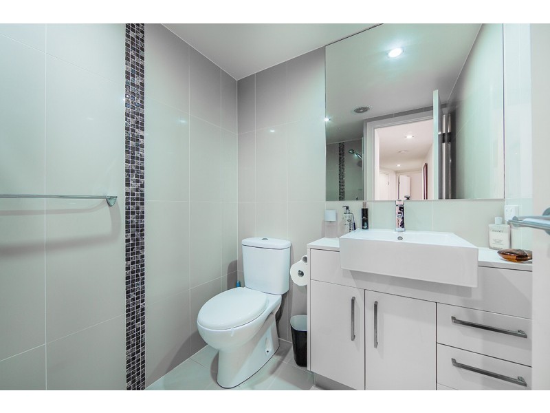 202/87 Marine Parade, Redcliffe QLD 4020