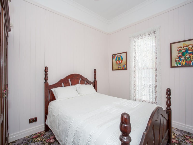 57 Marine Parade, Redcliffe QLD 4020