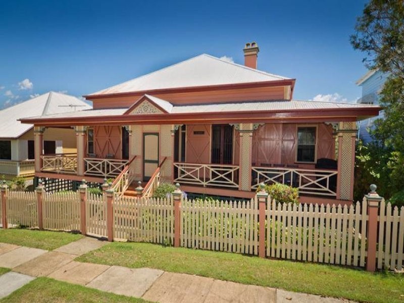 86 Allpass Parade, Shorncliffe QLD 4017