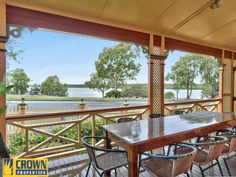 86 Allpass Parade, Shorncliffe QLD 4017