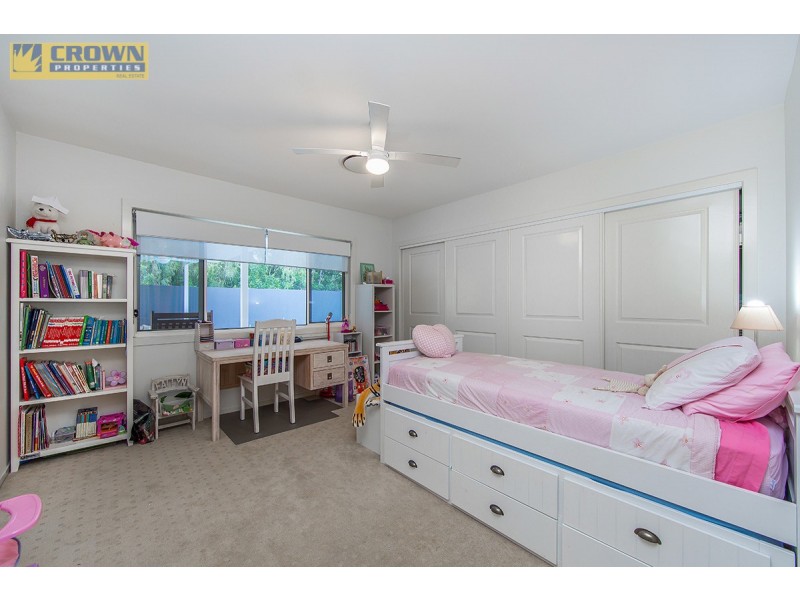 15 Skandia Court, Newport QLD 4020
