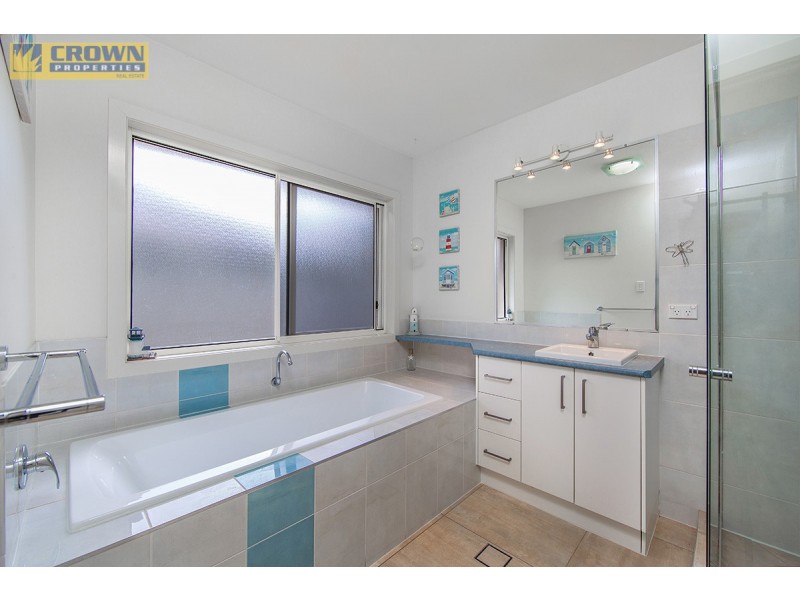 15 Skandia Court, Newport QLD 4020