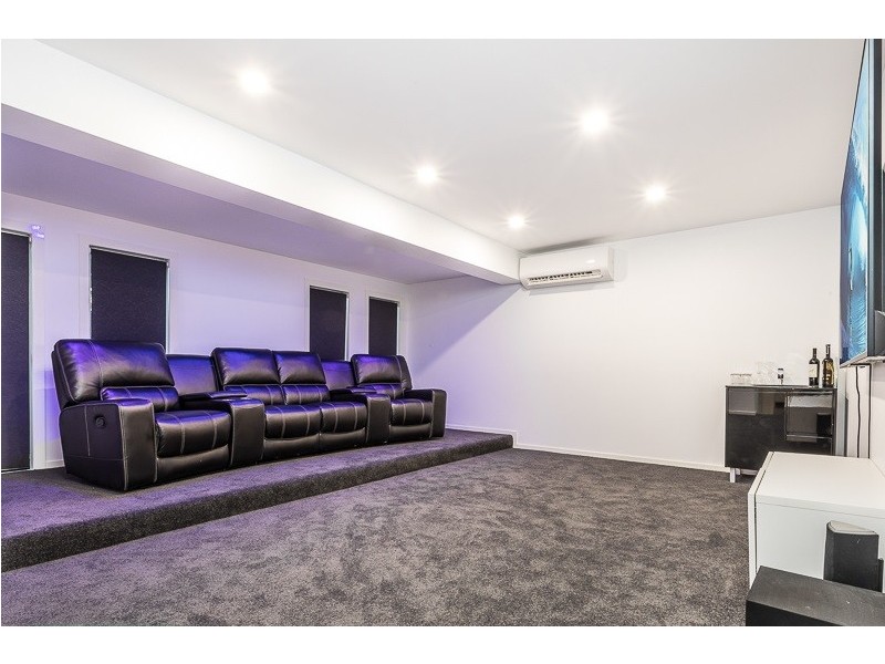 55 Scarborough Road, Redcliffe QLD 4020