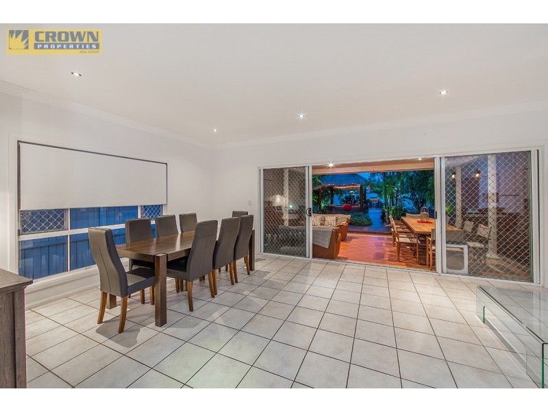 44a Palmtree Ave, Scarborough QLD 4020