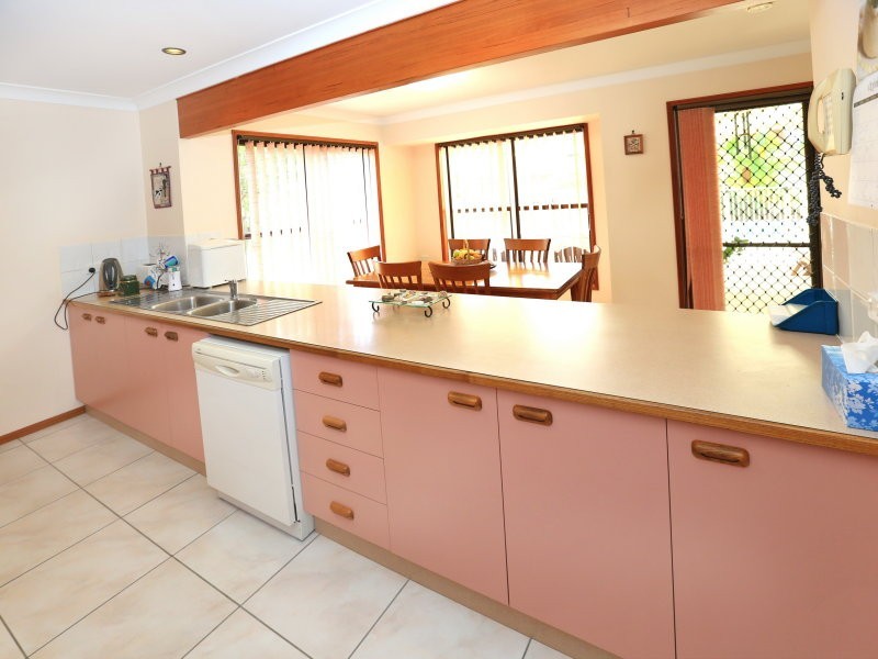 2 Cheshire, Kippa-ring QLD 4021