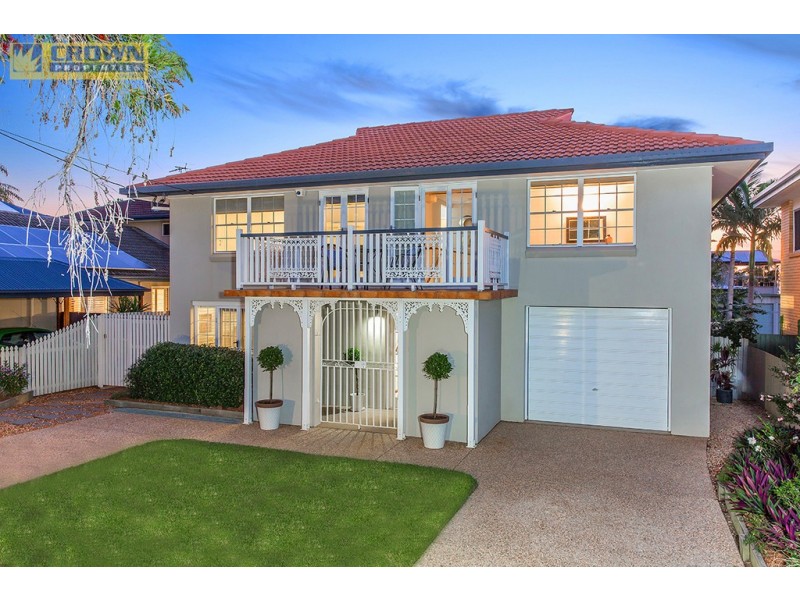 17 Fernlea Avenue, Scarborough QLD 4020