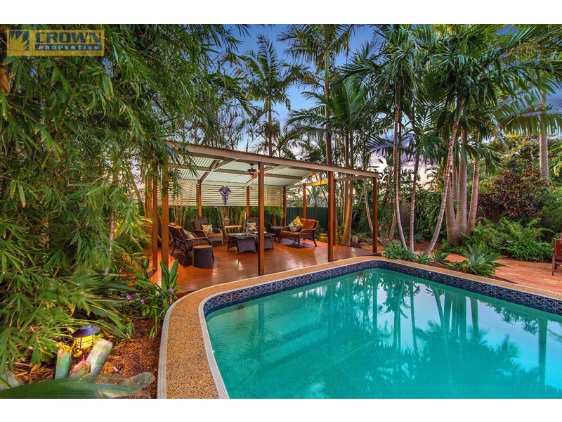 17 Fernlea Avenue, Scarborough QLD 4020