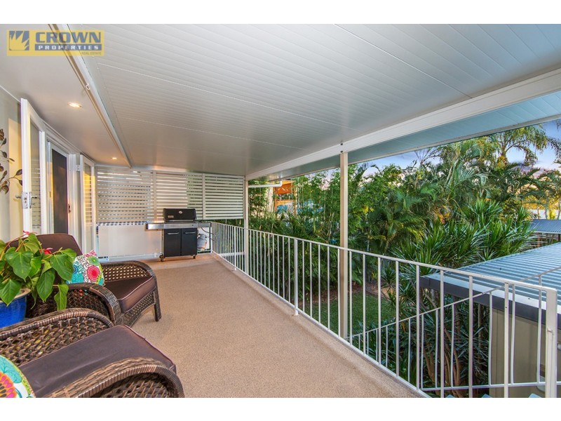 17 Fernlea Avenue, Scarborough QLD 4020