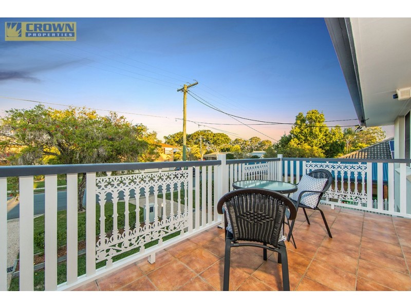 17 Fernlea Avenue, Scarborough QLD 4020