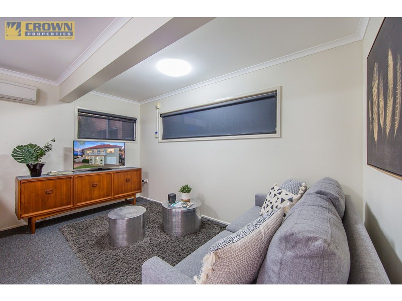 17 Fernlea Avenue, Scarborough QLD 4020