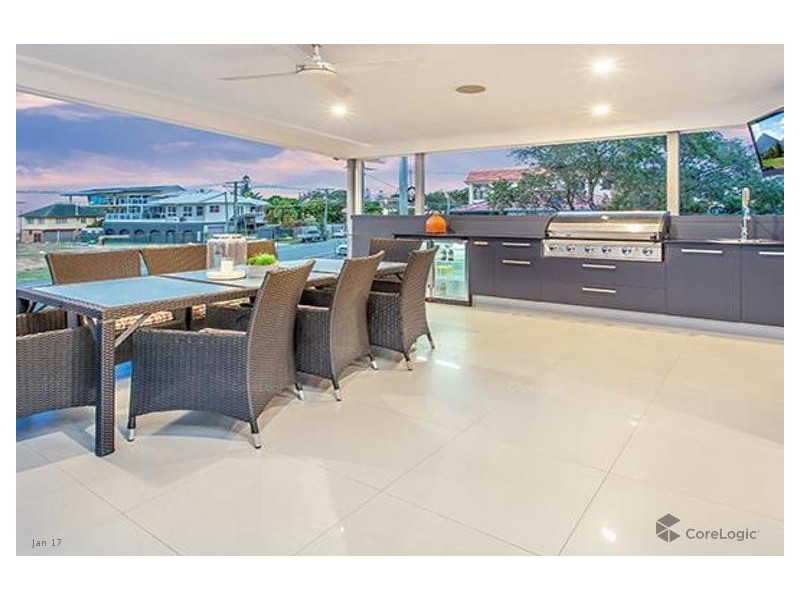 11 Fortune Street, Scarborough QLD 4020