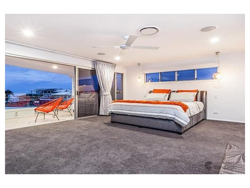 11 Fortune Street, Scarborough QLD 4020