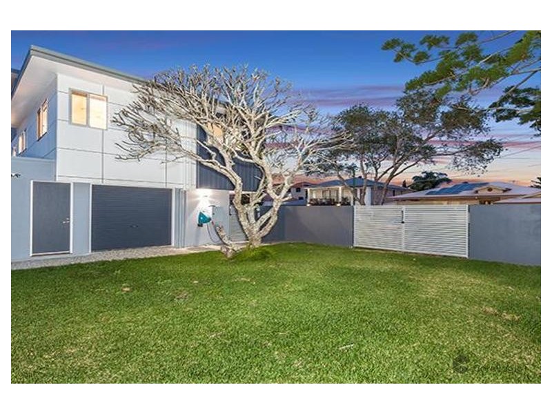 11 Fortune Street, Scarborough QLD 4020