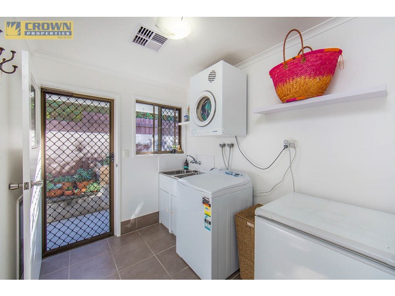 5 Matthew St, Scarborough QLD 4020