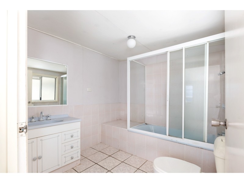 200 Hornibrook Esplanade, Woody Point QLD 4019