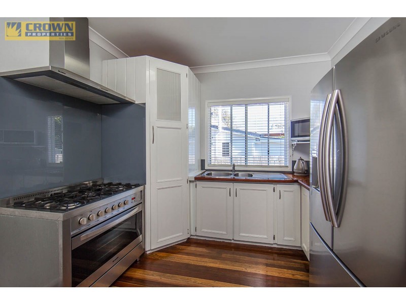 62 Collins Street, Woody Point QLD 4019