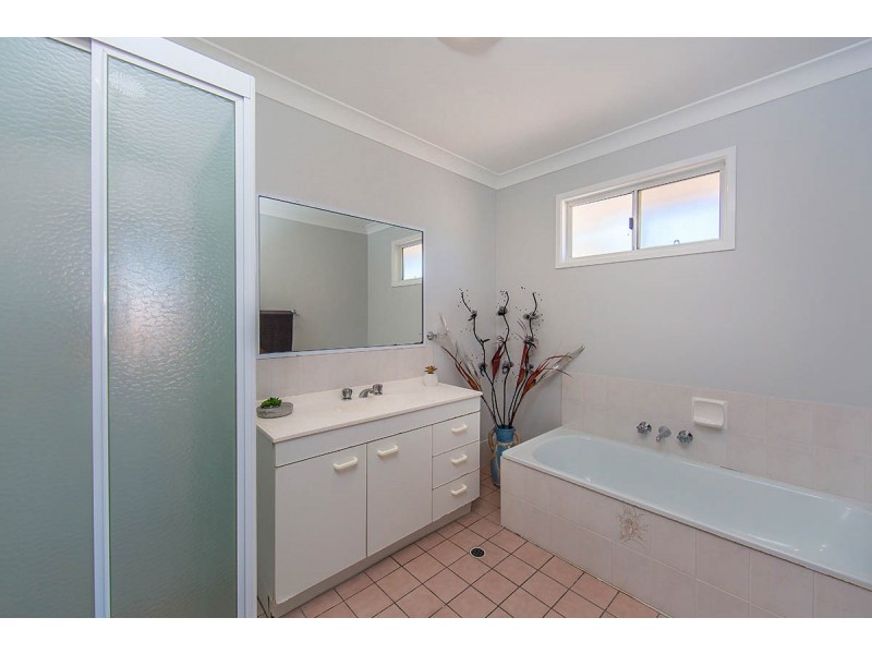 171 Ashmole Rd, Newport QLD 4020