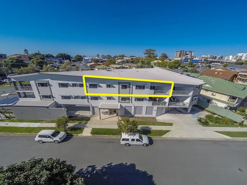 9/11 Creek Street, Redcliffe QLD 4020