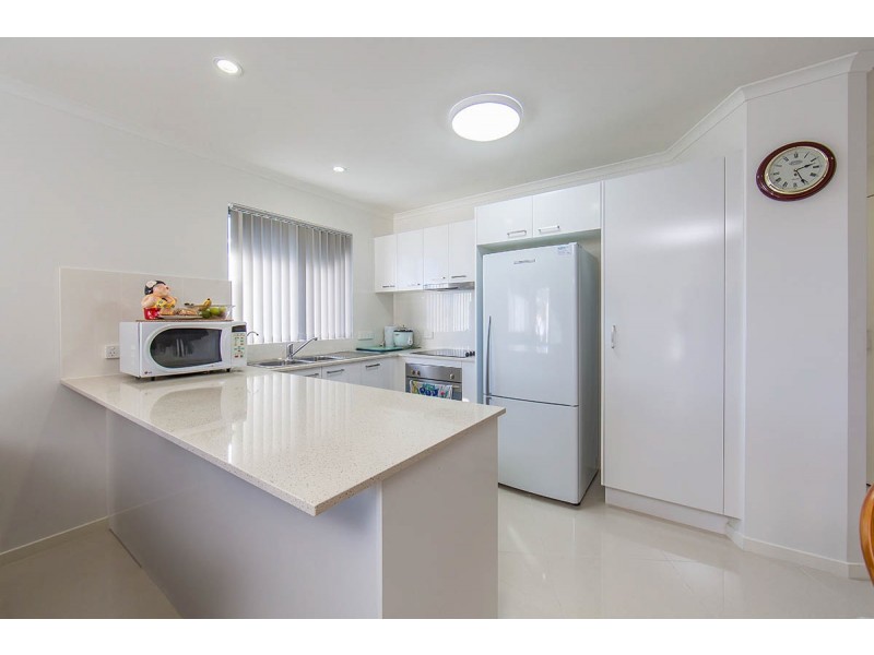 9/11 Creek Street, Redcliffe QLD 4020