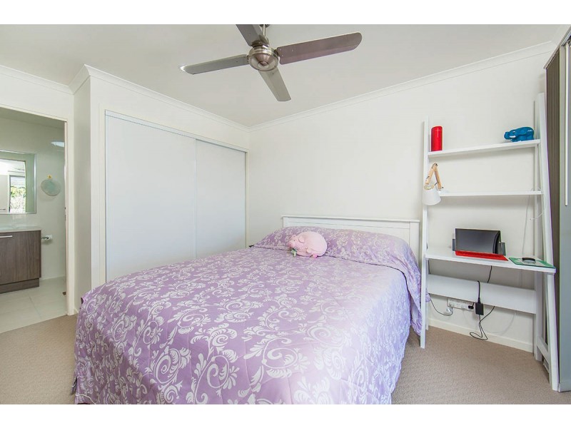 9/11 Creek Street, Redcliffe QLD 4020