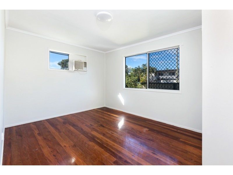 58 Sportsground Street, Redcliffe QLD 4020