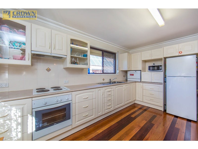 14 Houghton Ave, Redcliffe QLD 4020