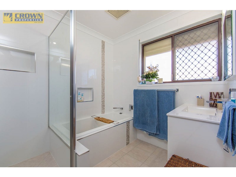14 Houghton Ave, Redcliffe QLD 4020