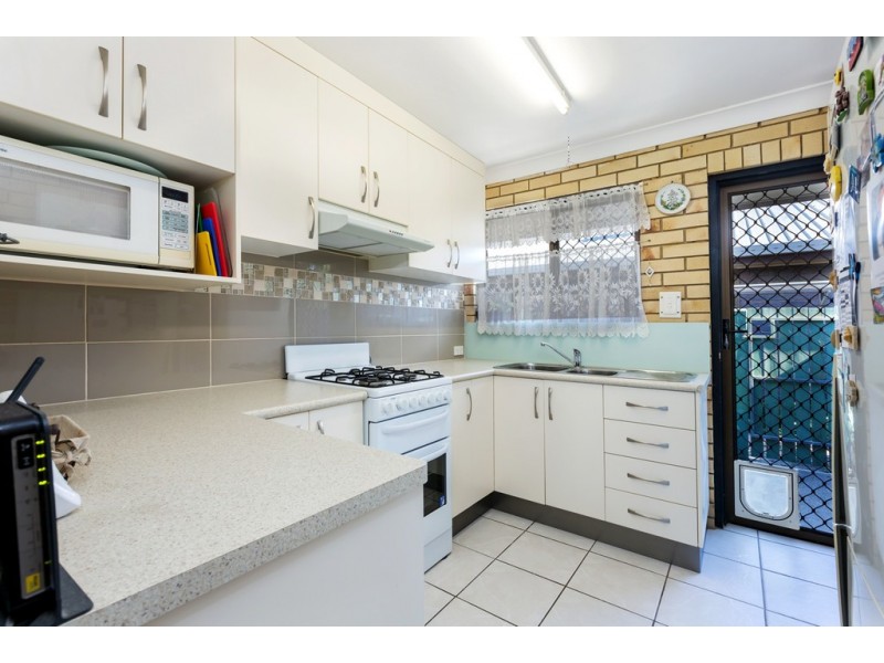 2/51 Ellen Street, Woody Point QLD 4019