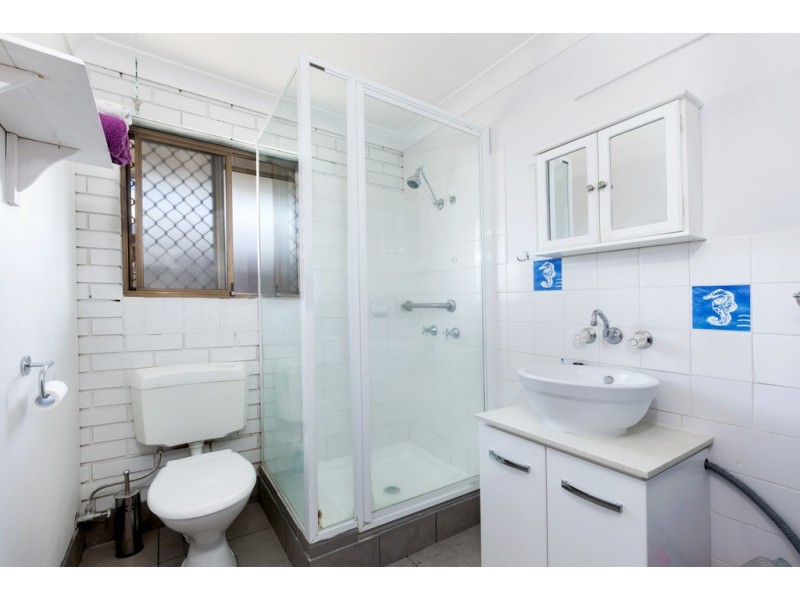 2/51 Ellen Street, Woody Point QLD 4019