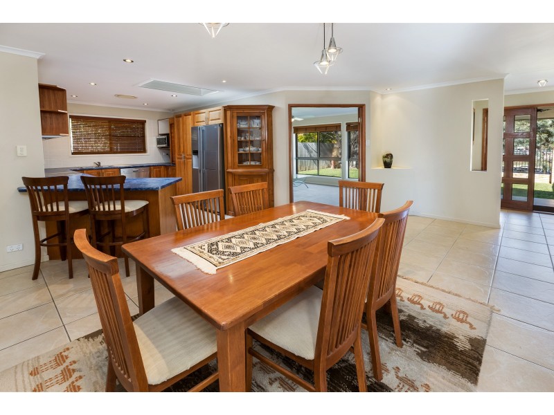 20 Daniel Court, Scarborough QLD 4020