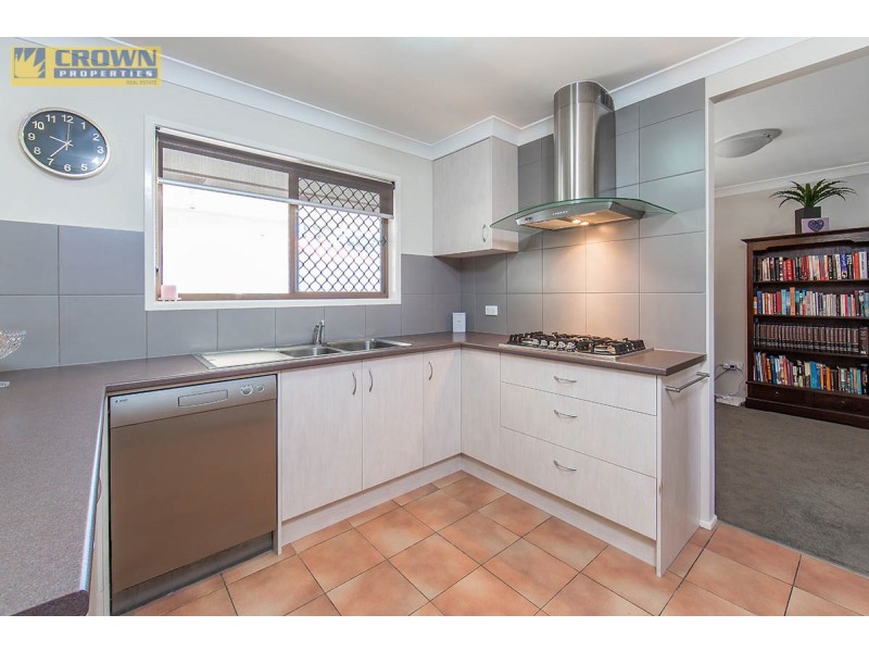 9 Toulouse Avenue, Petrie QLD 4502