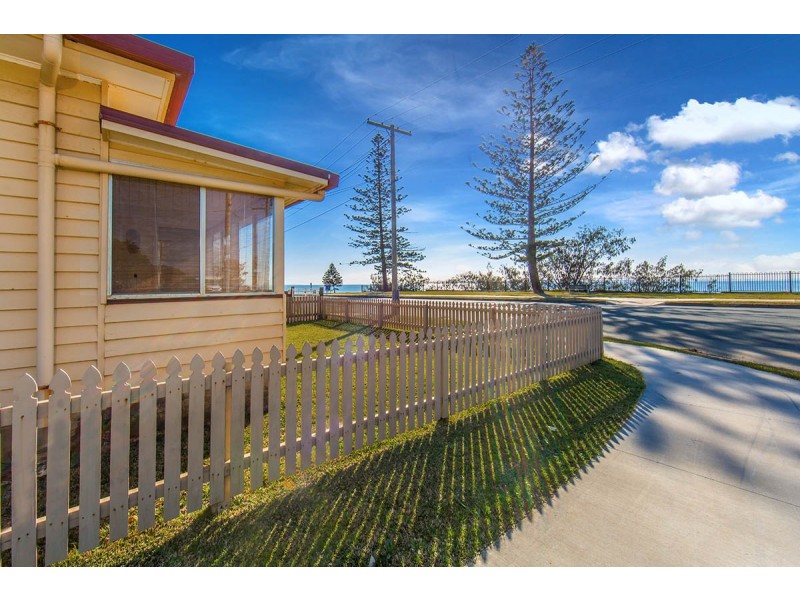 147 Flinders Parade, Scarborough QLD 4020