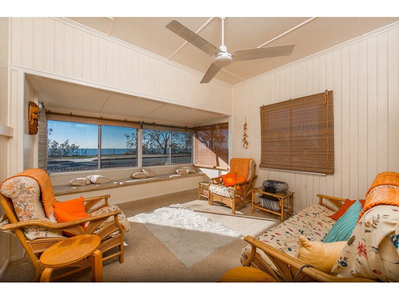 147 Flinders Parade, Scarborough QLD 4020