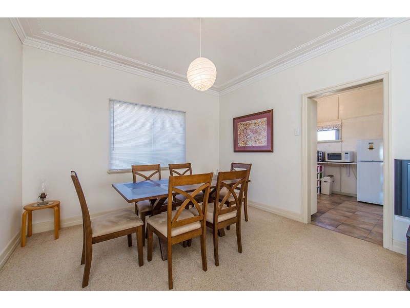 147 Flinders Parade, Scarborough QLD 4020