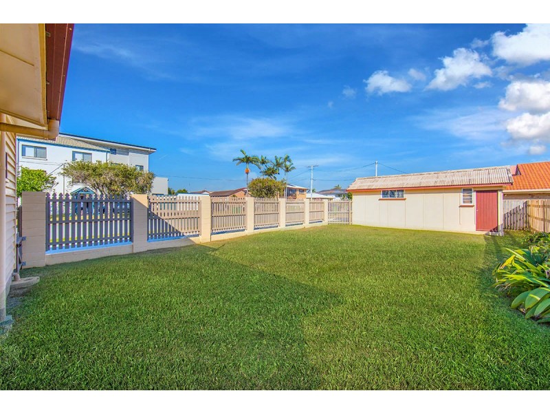 147 Flinders Parade, Scarborough QLD 4020