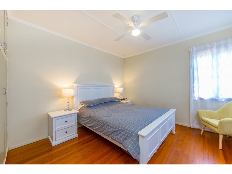 26 Chatham St, Margate QLD 4019
