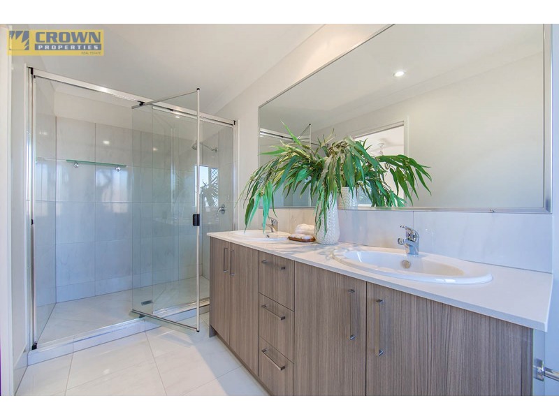 229 Scarborough Road, Scarborough QLD 4020