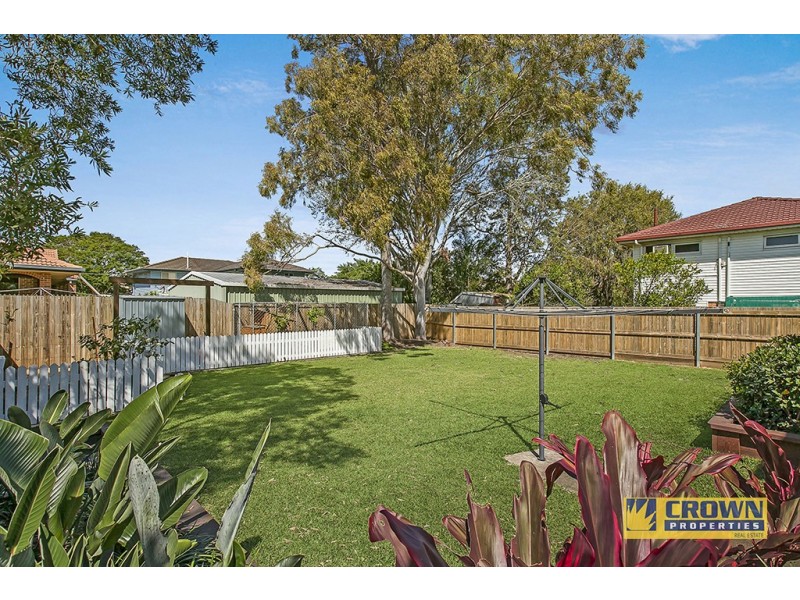 9 Wendy Crescent, Clontarf QLD 4019