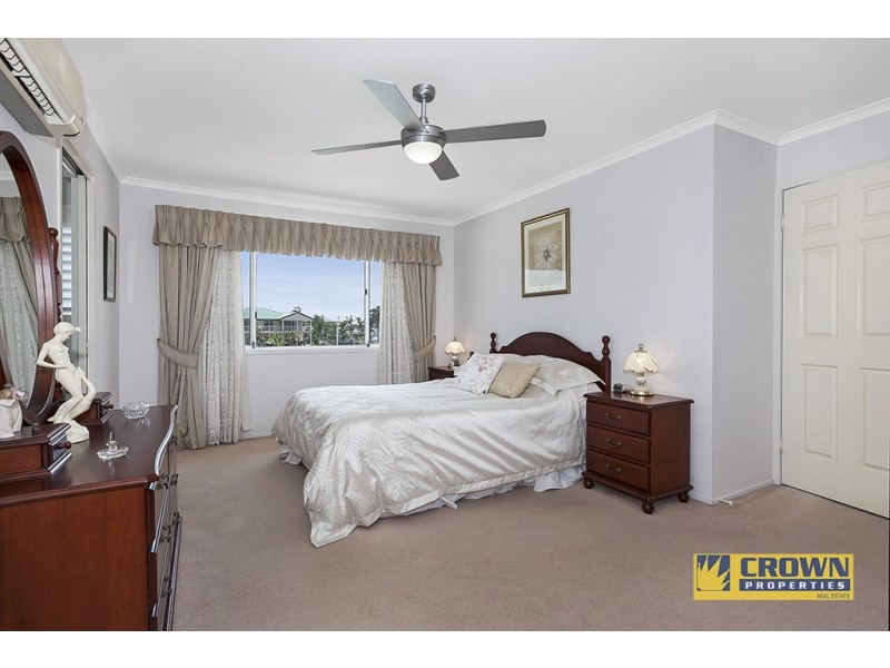 5 Sceptre Court, Newport QLD 4020