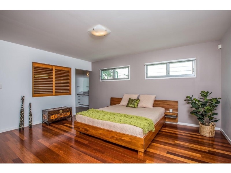 21 Jeays Street, Scarborough QLD 4020