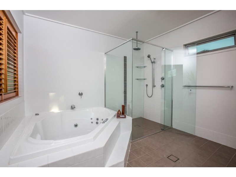 21 Jeays Street, Scarborough QLD 4020