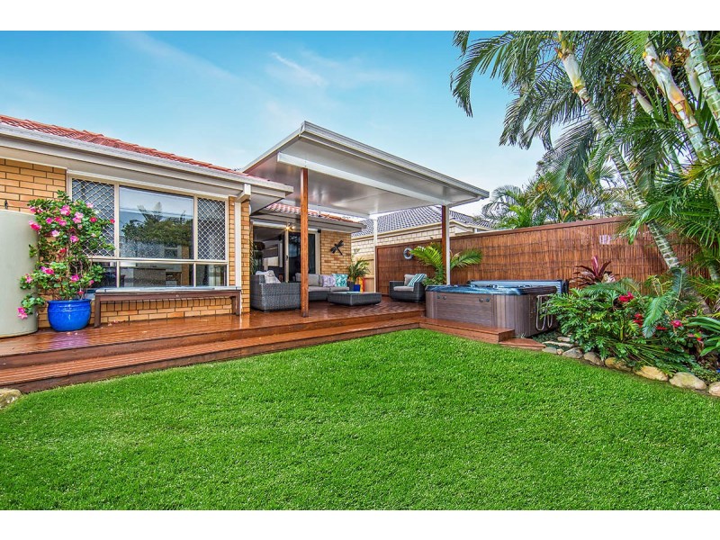 6 Robert Close, Redcliffe QLD 4020