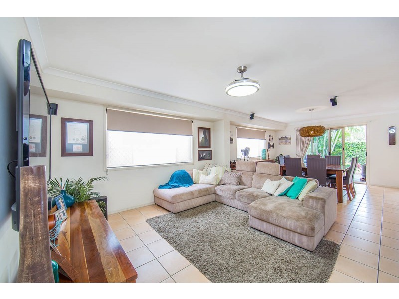 6 Robert Close, Redcliffe QLD 4020