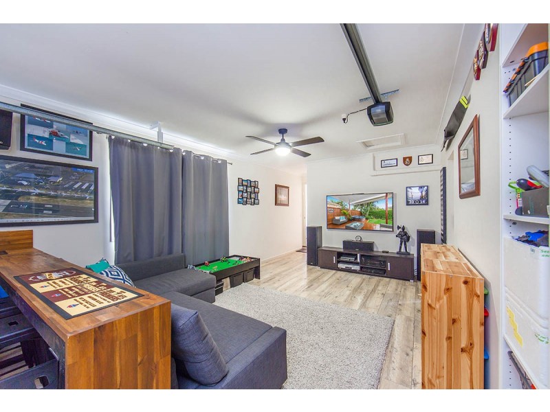 6 Robert Close, Redcliffe QLD 4020