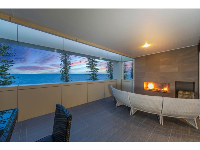 53 Flinders Parade, Scarborough QLD 4020