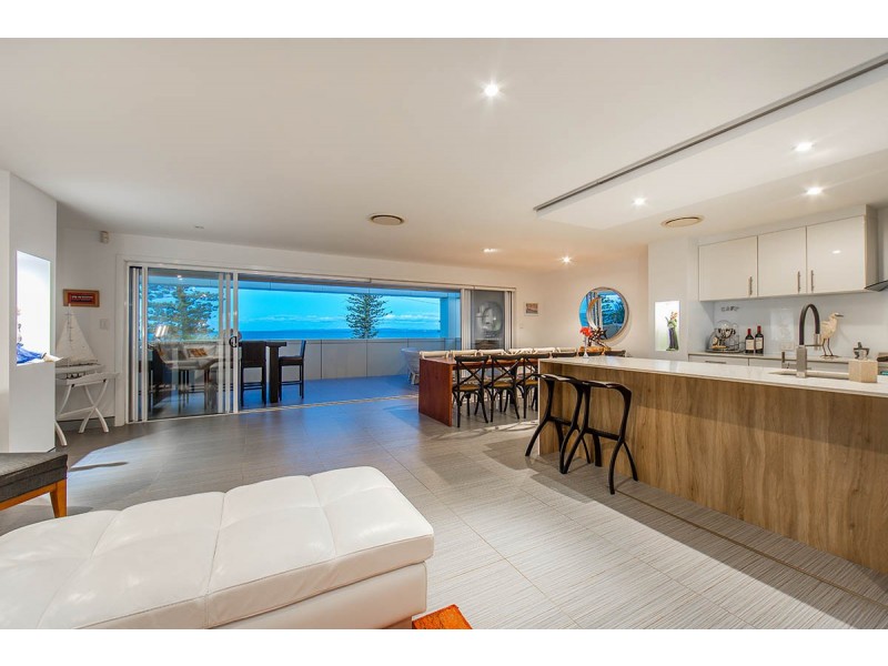 53 Flinders Parade, Scarborough QLD 4020