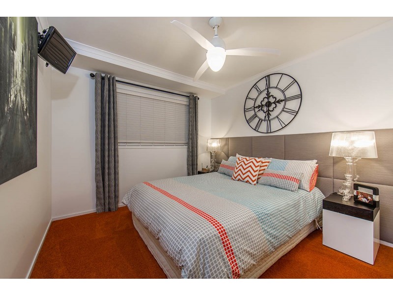 53 Flinders Parade, Scarborough QLD 4020